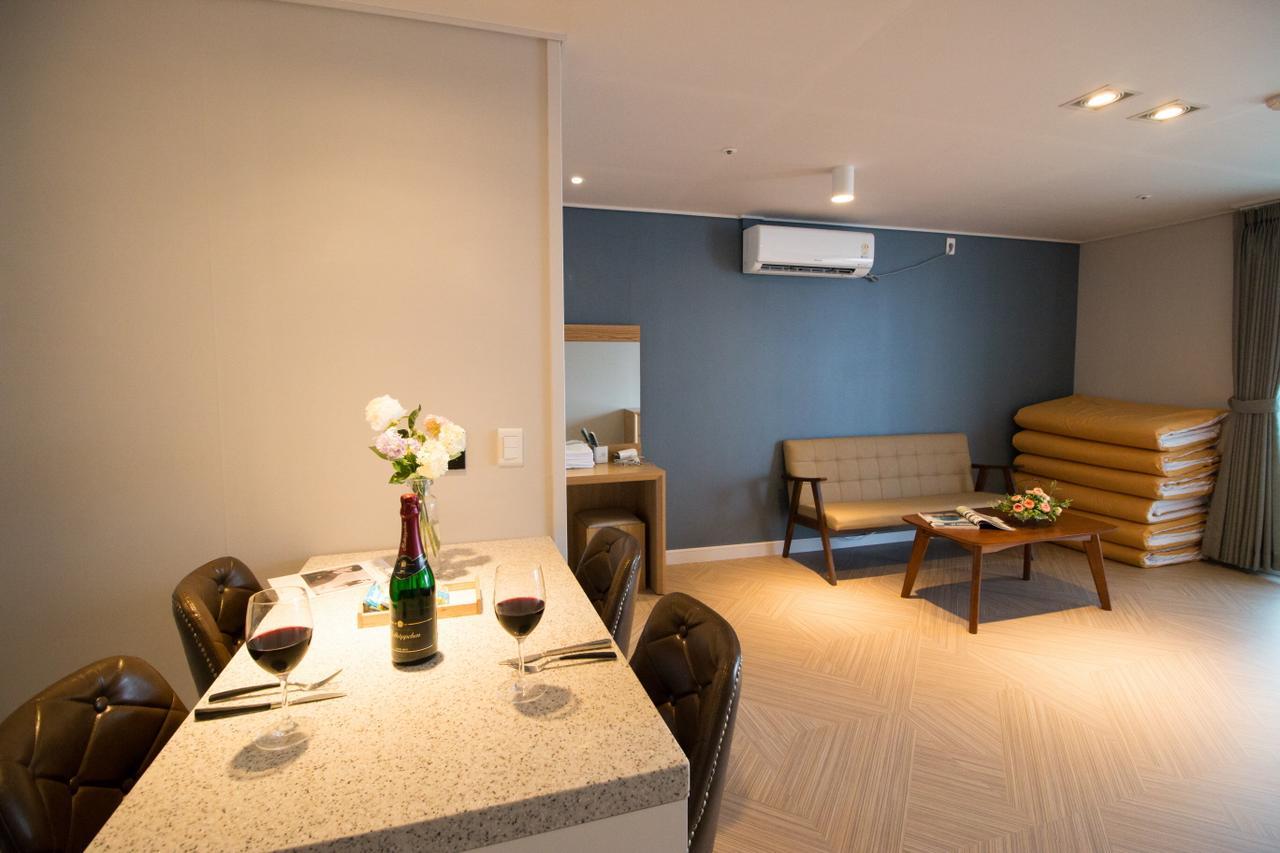 Lium Spa Hostel Yeosu Eksteriør bilde