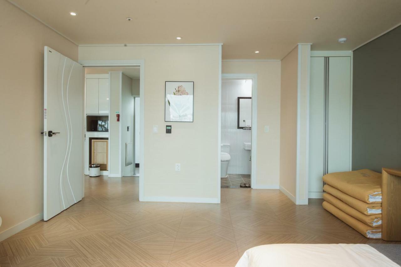 Lium Spa Hostel Yeosu Eksteriør bilde